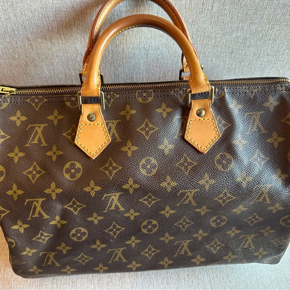 Louis Vuitton Speedy 35